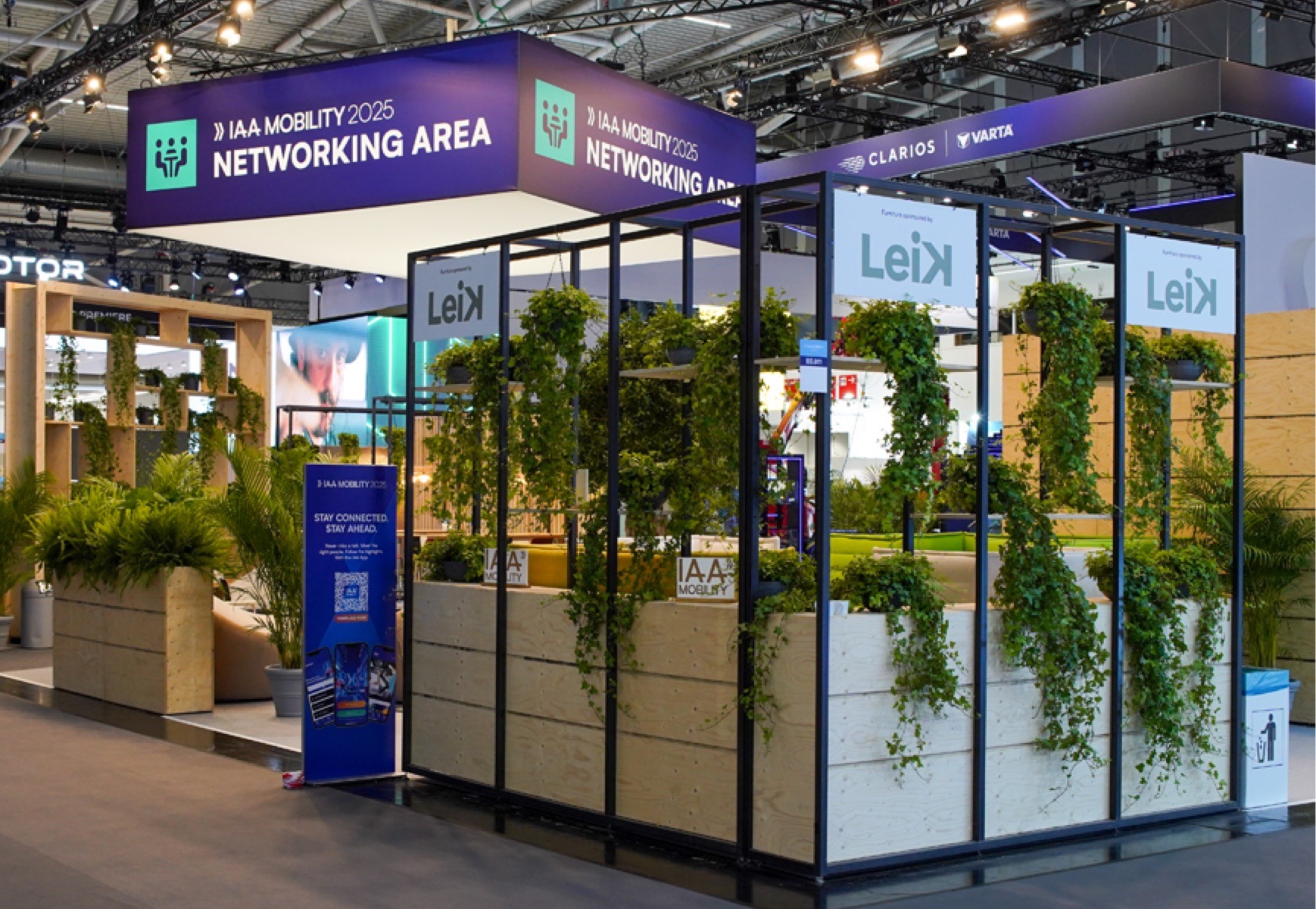 Networking Fläche für die IAA Mobility 2025 - Außenansicht mit Trennelementen und Pflanzen
