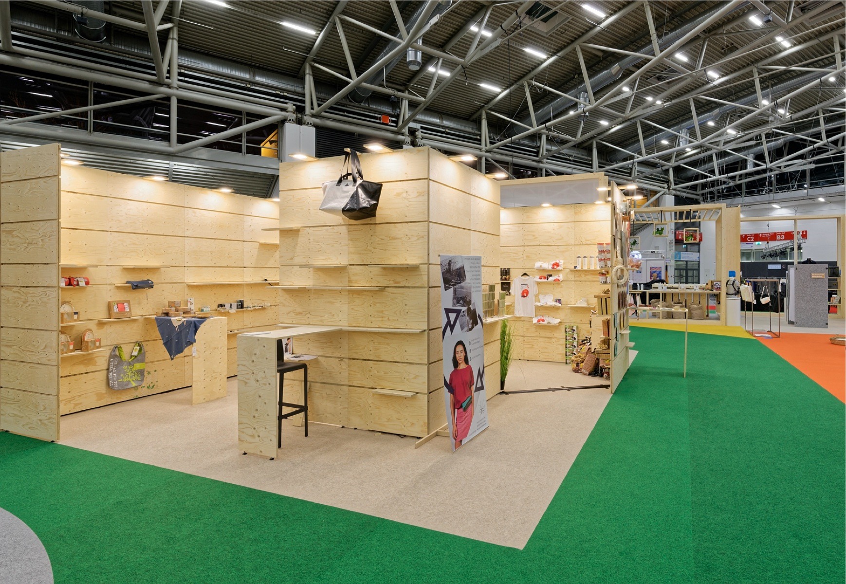 Raumkonzept IHK 2019, Stellwände, Ausstellungswände, Verkehrsflächen Teppich