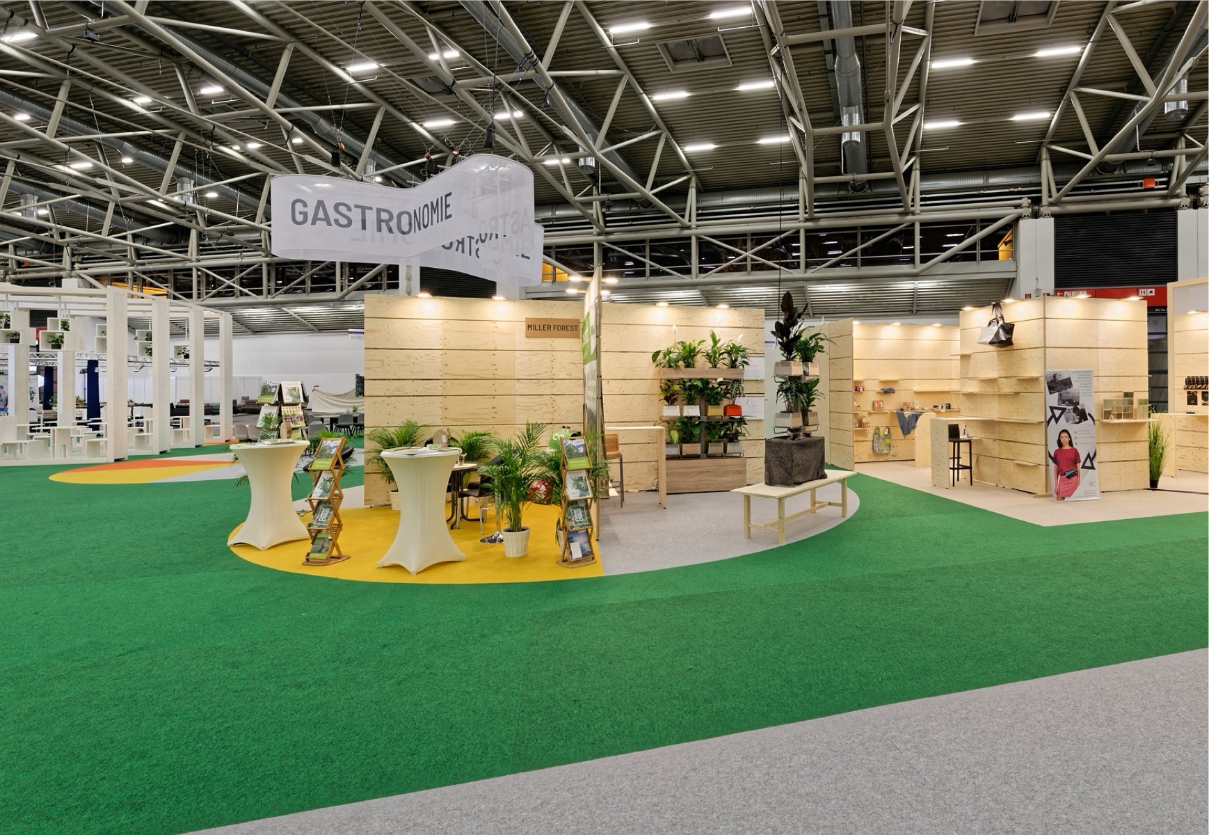 Raumkonzept IHK 2019, Stellwände, Ausstellungswände, Stehtische