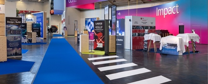 Raumkonzept World of Quantum 2025, Verkehrswege, Leitung mit farbigen Teppichen